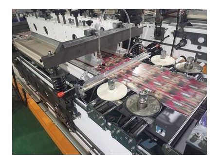 Máquina para fabricação de bolsas laminadas multi-funcionais, 600C CS