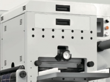 Máquina de corte e vinco com aplicação de verniz KISS-300PLUS-2