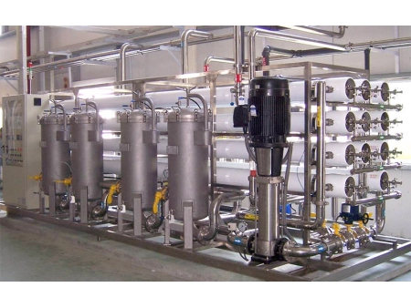 Sistema de filtragem industrial para tratamento de água