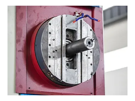 Mandriladora e fresadora CNC tipo mesa