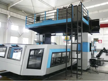 Mandriladora e fresadora CNC portal, Mandriladora e fresadora CNC portal com pórtico fixo e mesa móvel