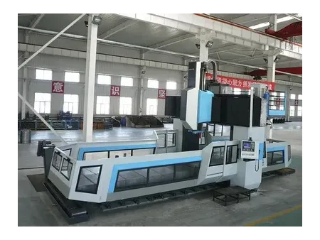 Mandriladora e fresadora CNC portal, Mandriladora e fresadora CNC portal com pórtico fixo e mesa móvel