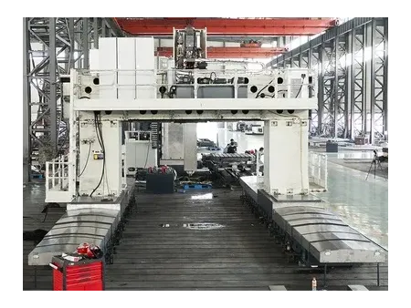 Mandriladora e fresadora CNC portal, Mandriladora e fresadora CNC portal com pórtico móvel e mesa fixa