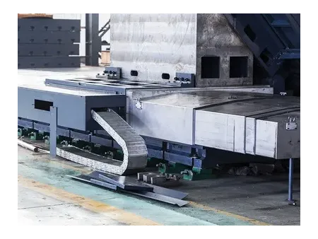 Mandriladora e fresadora CNC portal, Mandriladora e fresadora CNC portal com pórtico móvel e mesa fixa