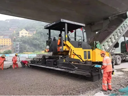 GYA6000  Pavimentadora de asfalto