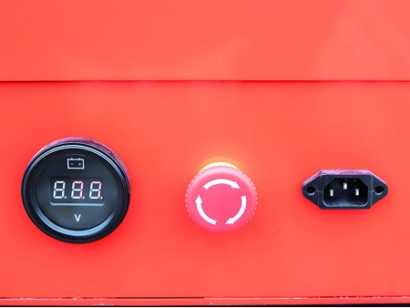 Cortador de grama de esteira