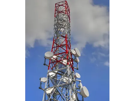 Torre treliçada para antenas micro-ondas