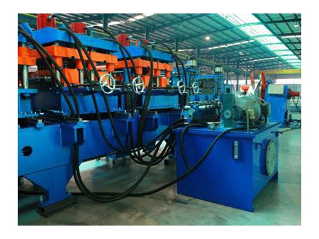 Máquina perfiladeira de calhas automática