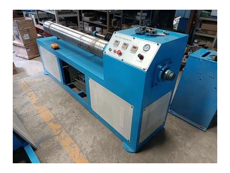 Máquina para corte de tubo de papel pequeno, Q1-1500