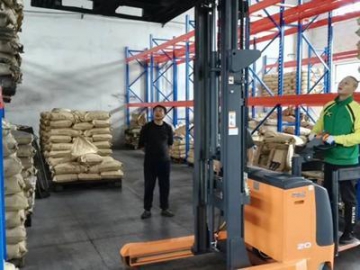 Empilhadeira/Empilhador eléctrica/o retrátil 1,500-2,000kg XR