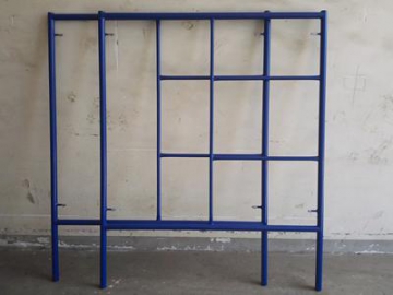 Painel para andaime tubular com trava de encaixe