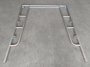 Estrutura de passarela para andaime tubular com trava de deslize