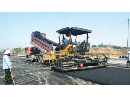 Pavimentadora de Asfalto GYA9000