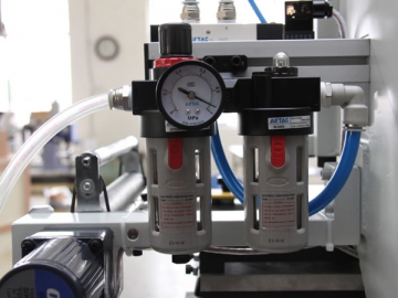 <strong>Máquina de hot stamping</strong> pneumática