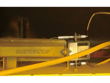 Caminhão espargidor de asfalto <br/><small>(com rolo compactador vibratório e martelo hidráulico)</small>