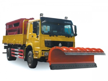 <strong>Caminhão limpa-neve</strong> multifuncional