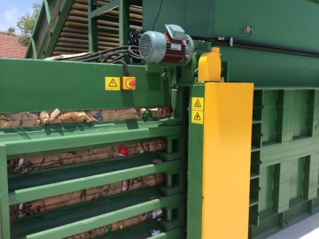 <strong>Prensa enfardadeira horizontal</strong> automática